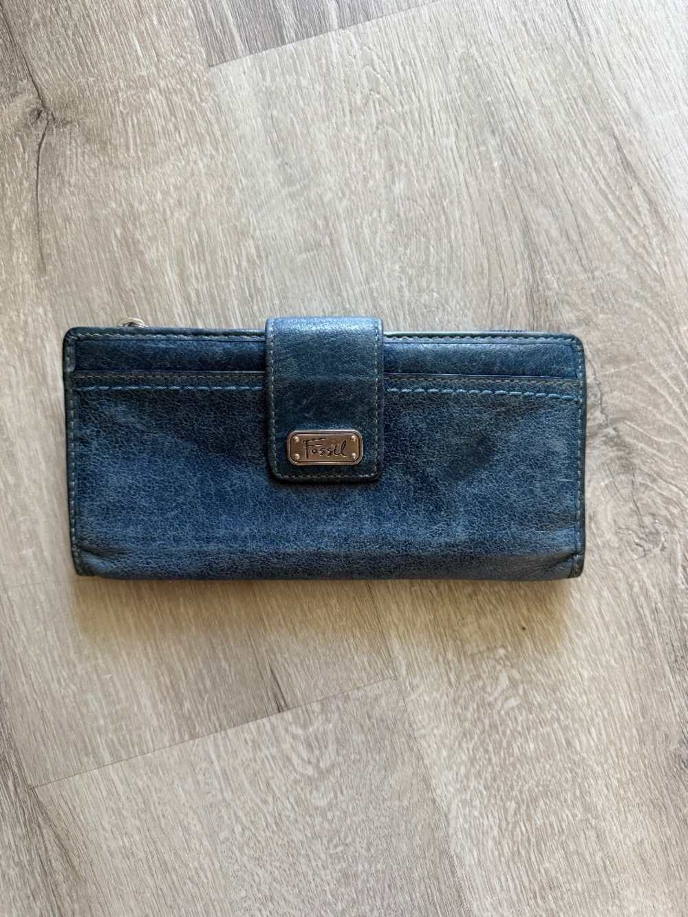 Fossil Women’s Vintage Blue Genuine Leather Snap closure Wallet